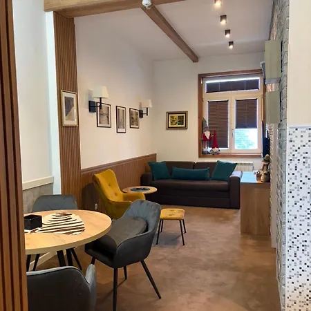 Daire In Apartman, Zupa